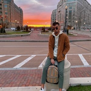 Meet your Posher, Ahmad